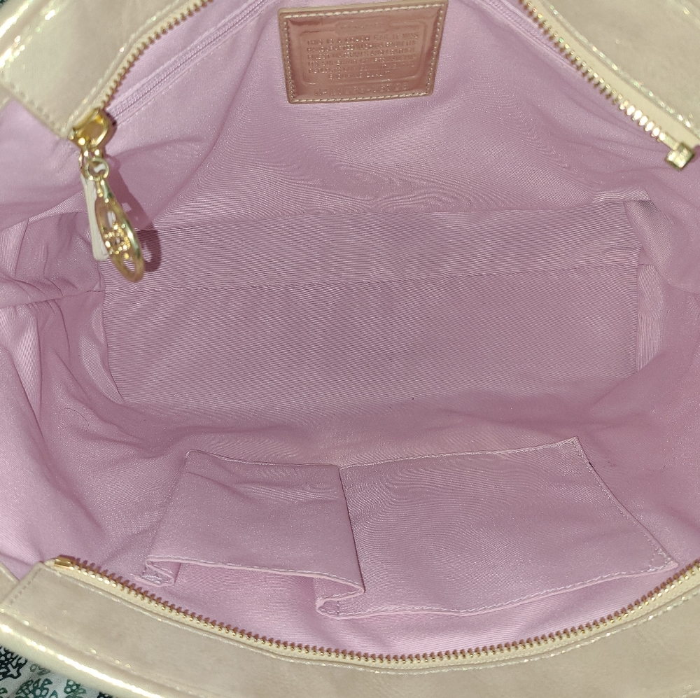 Classic Coach tote - Picture 8 of 8